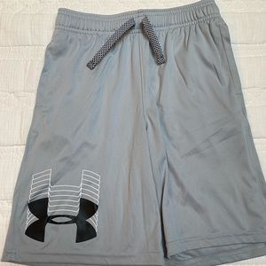 Under Armour Boys Shorts - Size Med